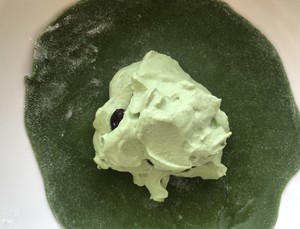 Super delicious❗️The practice of matcha red bean snow Mei Niang ice cream Step 12