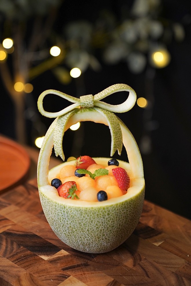 How to make a girly cantaloupe fruit basket