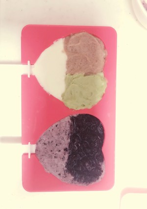 How to make multiple flavors of super simple ice cream (cream, matcha, cocoa, blueberry) Step 14