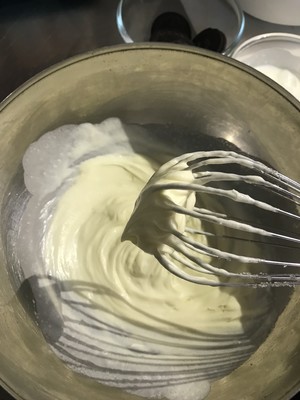 The practice step 4 of super delicious yogurt Oreo ice cream