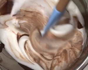 Chocolate Chantilly Cream Cocoa Cake Roll, No Peeling, Ice Cream Filling Step 14