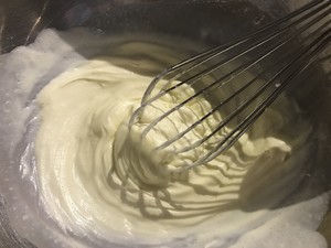 The practice step 3 of super delicious yogurt Oreo ice cream