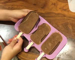 Simple to outrageously delicious Magnum Ice Cream?!  (Simple version without eggs) practice step 7